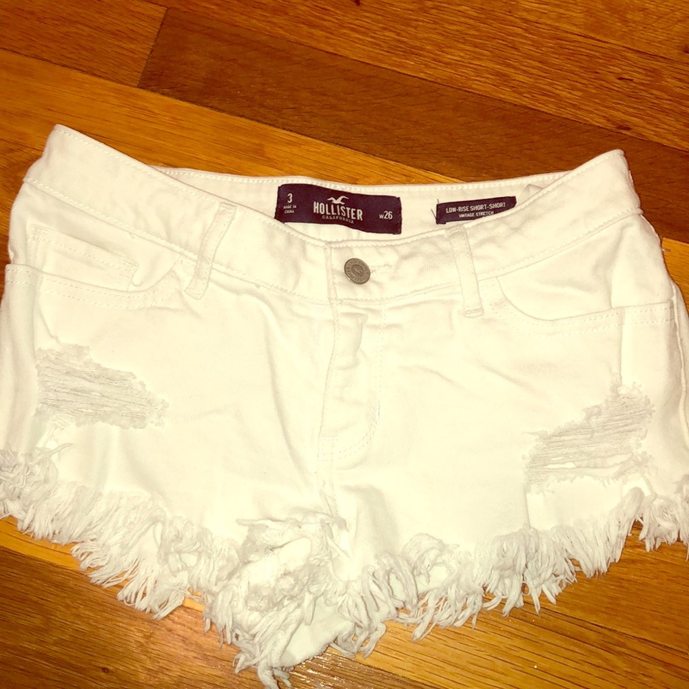 White Low-rise short-short